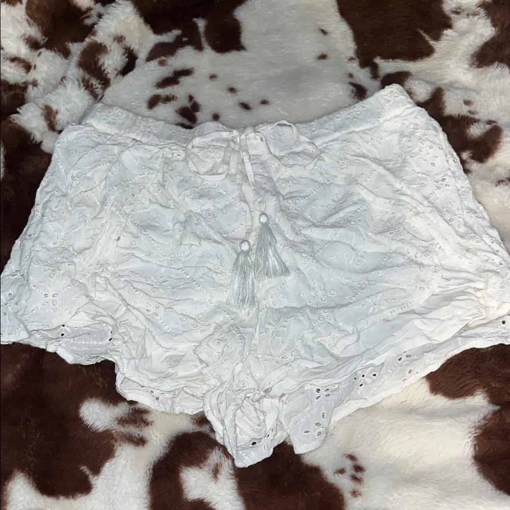 Hollister Cream Textured Shorts